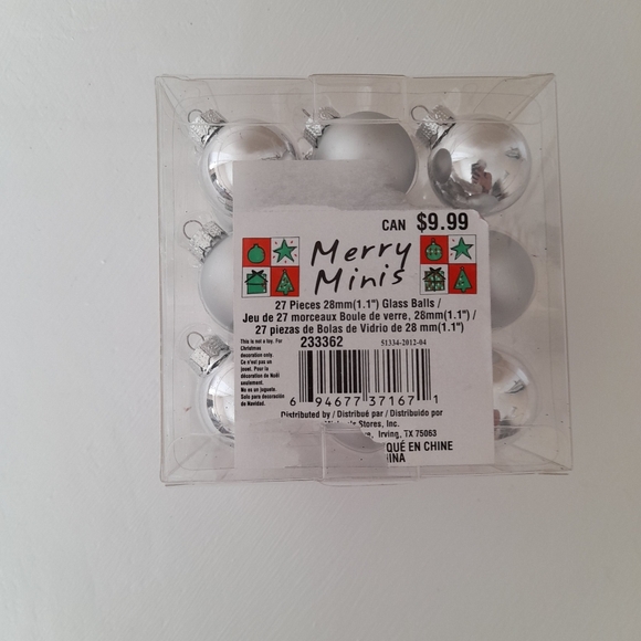 🌺3/$15🌺Silver Glass Ornaments - Picture 1 of 3